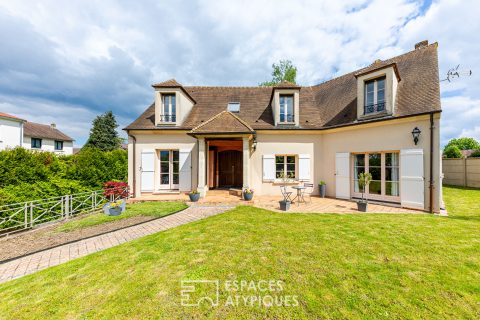 Pavillon contemporain sur les hauteurs du village d’Éragny