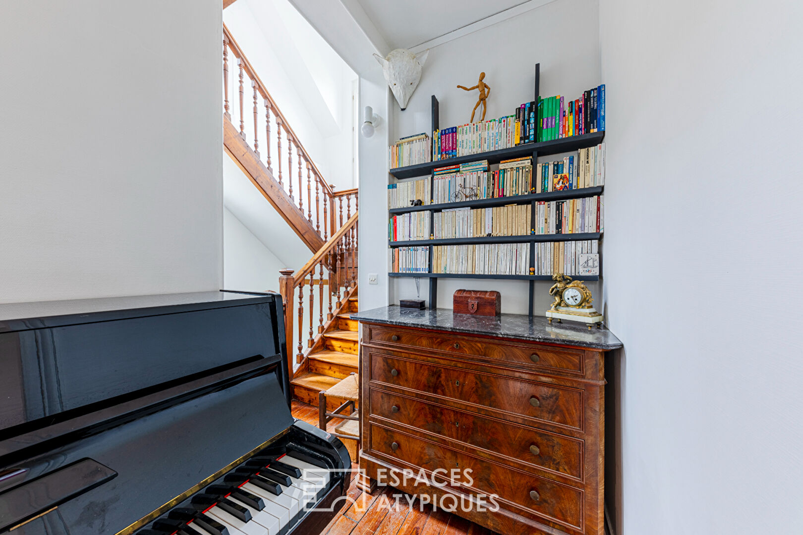 Beautiful Bourgeois House in the heart of Cergy Village