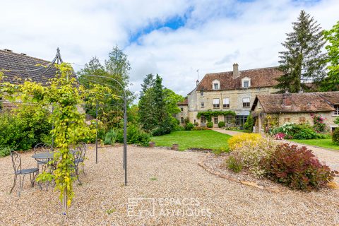 Old farm from the 17th century, redesigned, composed of a main property and four converted outbuildings,
