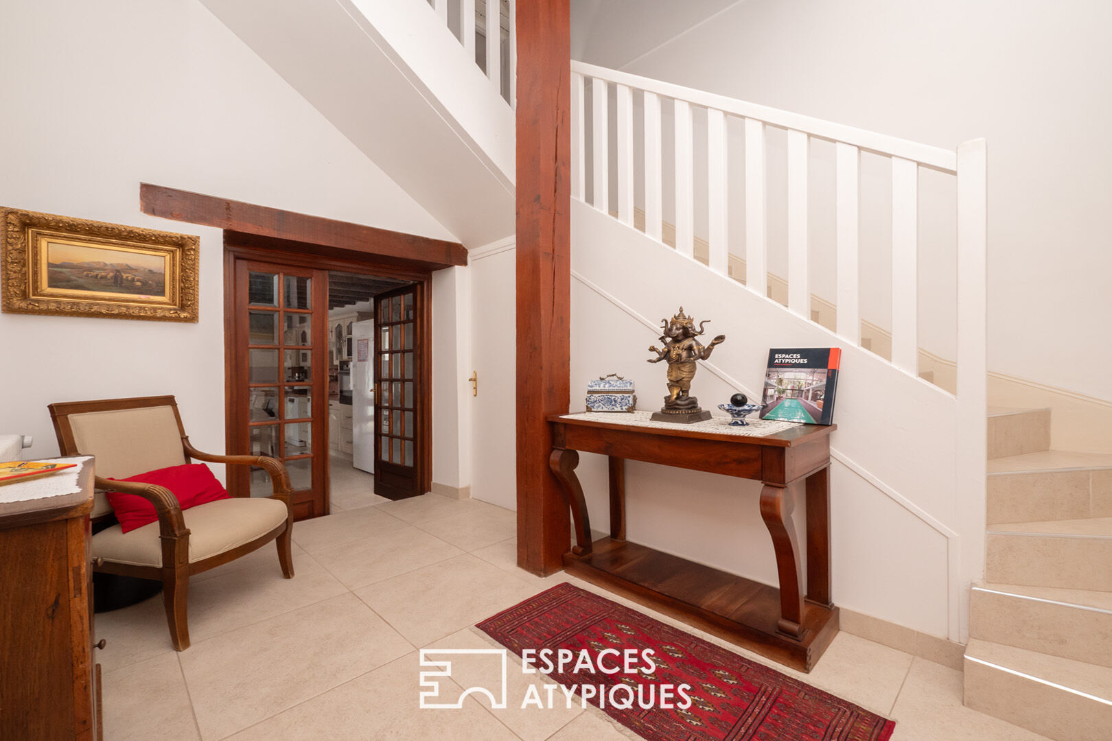 Charm of yesteryear, comfort of today… Sumptuous farmhouse located in the heart of the village of Eragny sur Oise