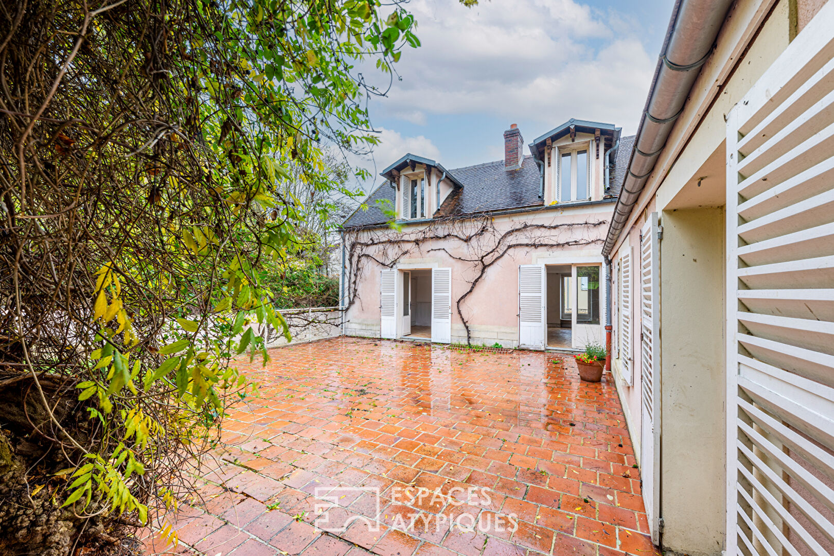 Country house with natural charm on the hillsides of Asnières sur Oise…