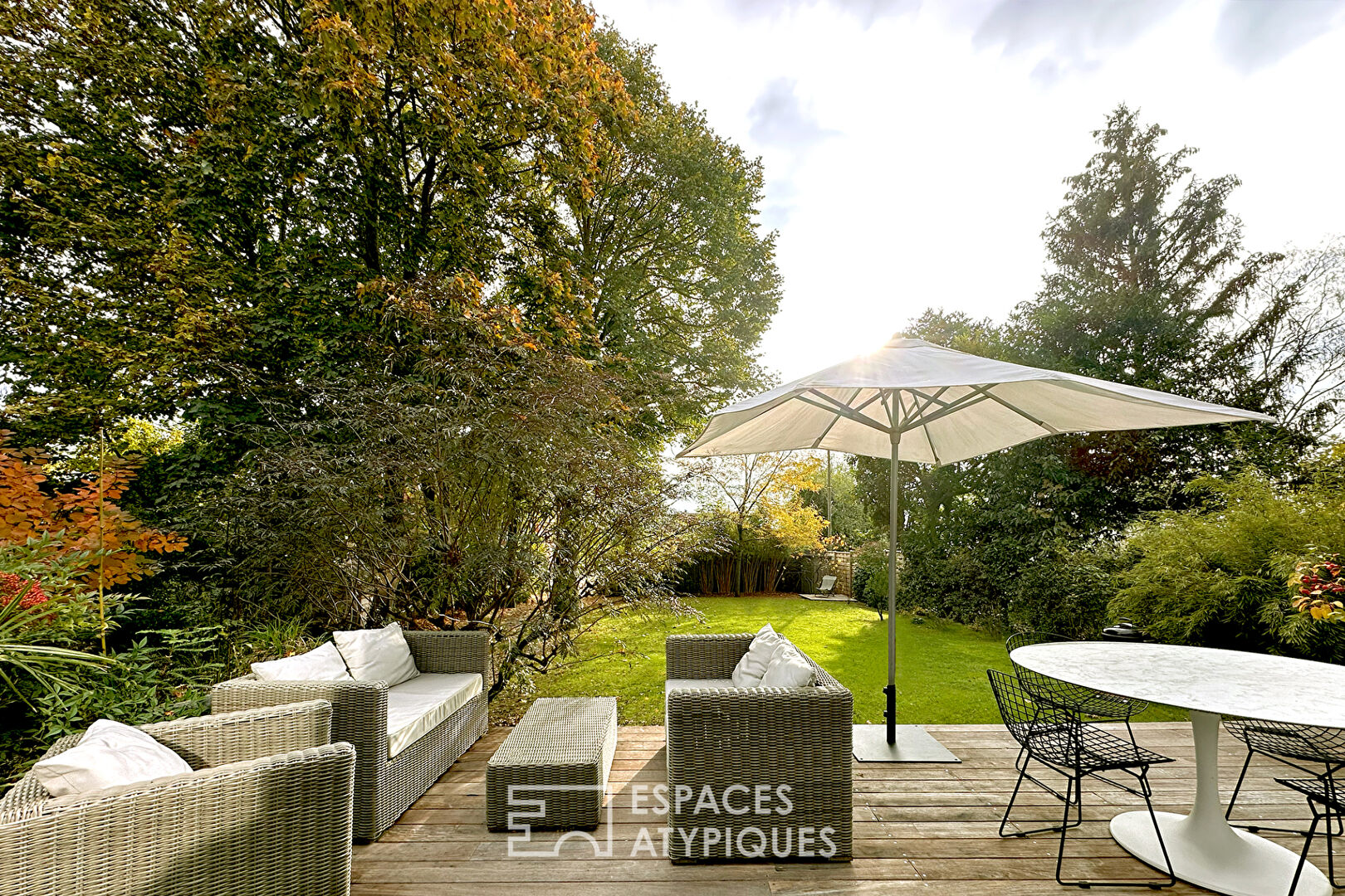 Maison d’architecte labélisée BBC avec jardin paysager et prestations haut de gamme à Herblay-sur-Seine