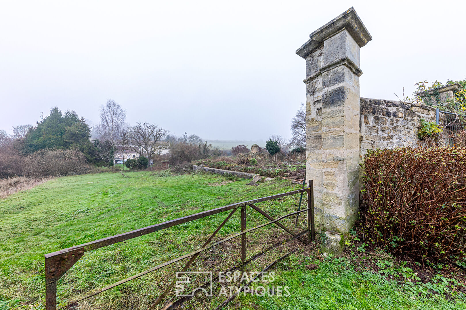 Le bonheur dans le pré – Terrain constructible à l’abri des regards