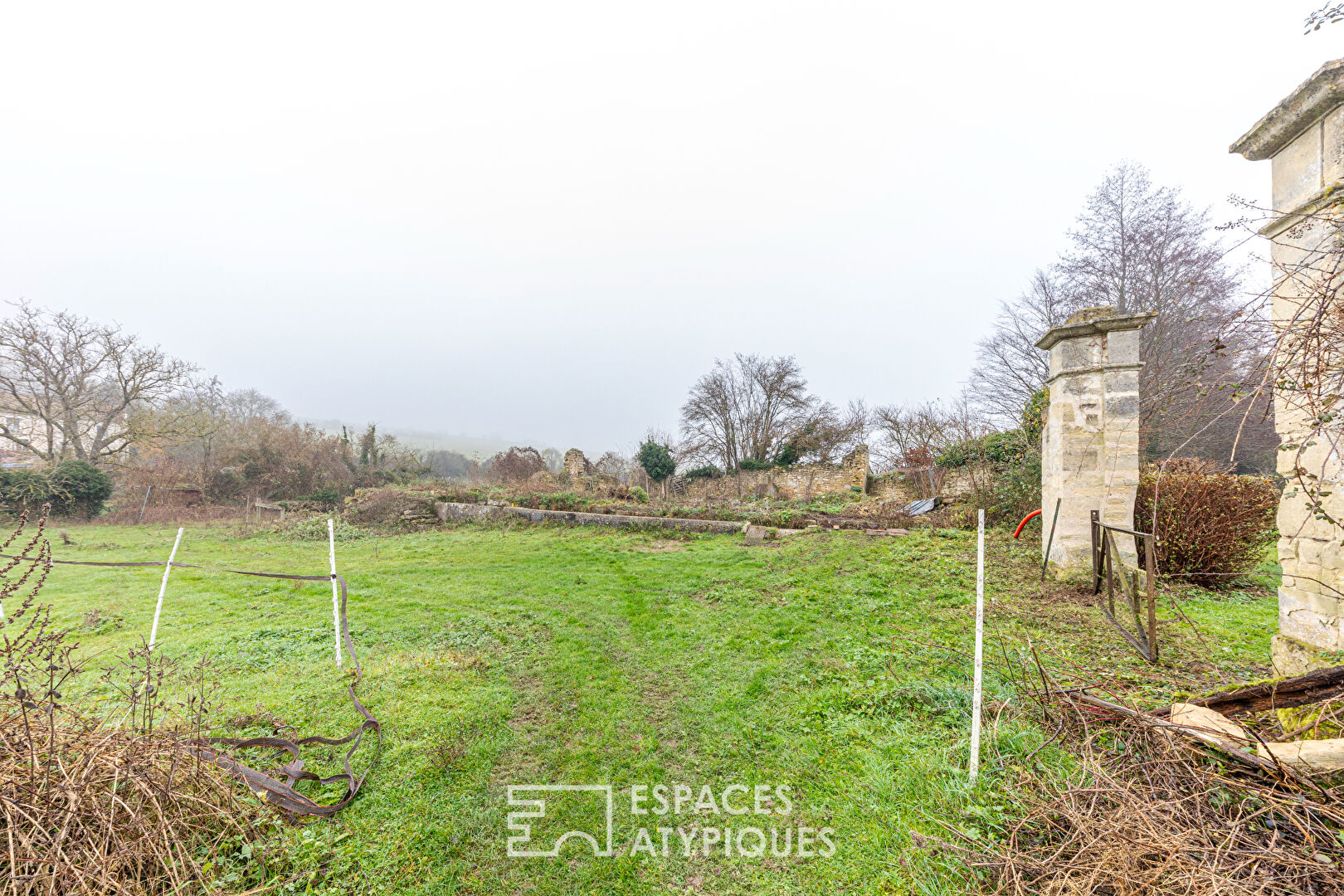 Le bonheur dans le pré – Terrain constructible à l’abri des regards