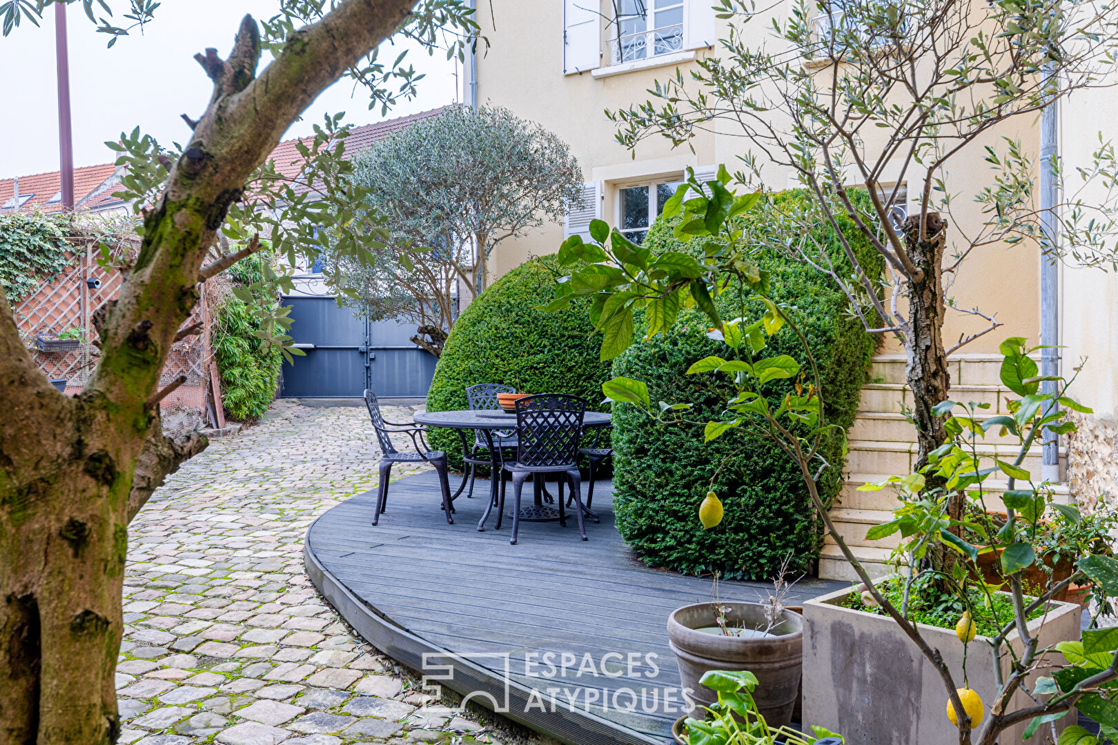 Ancienne propriété agricole : deux maisons en une