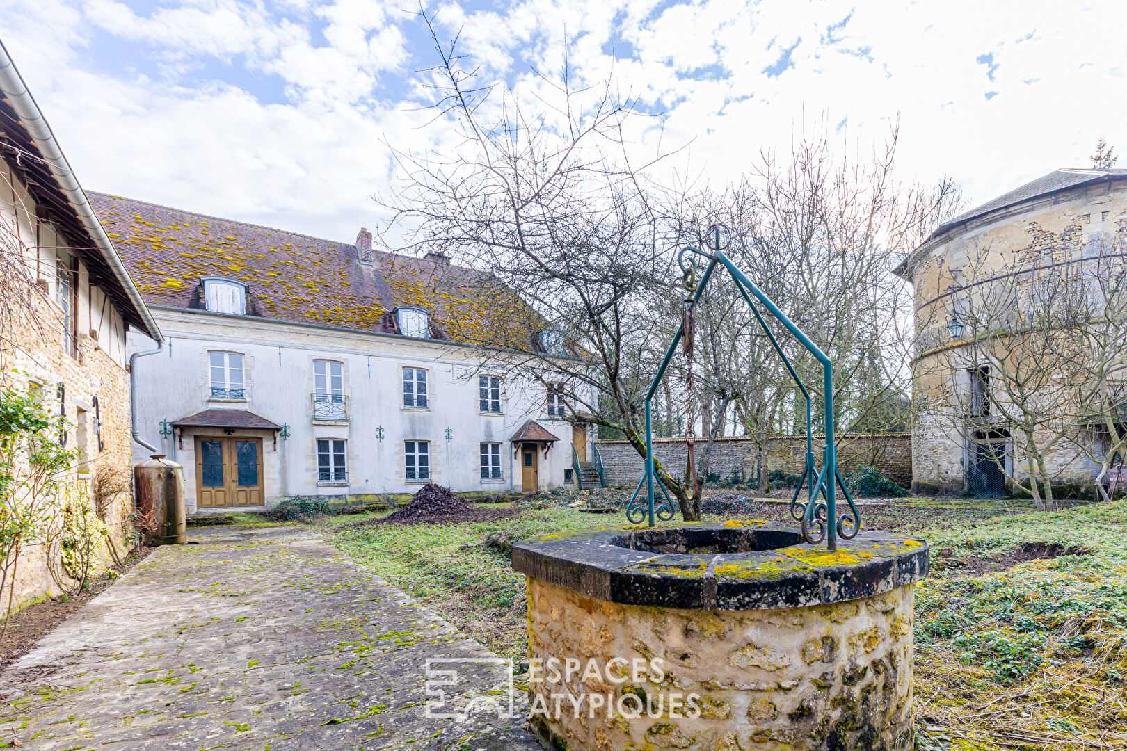 Large property from 1770, at the gateway to Normandy