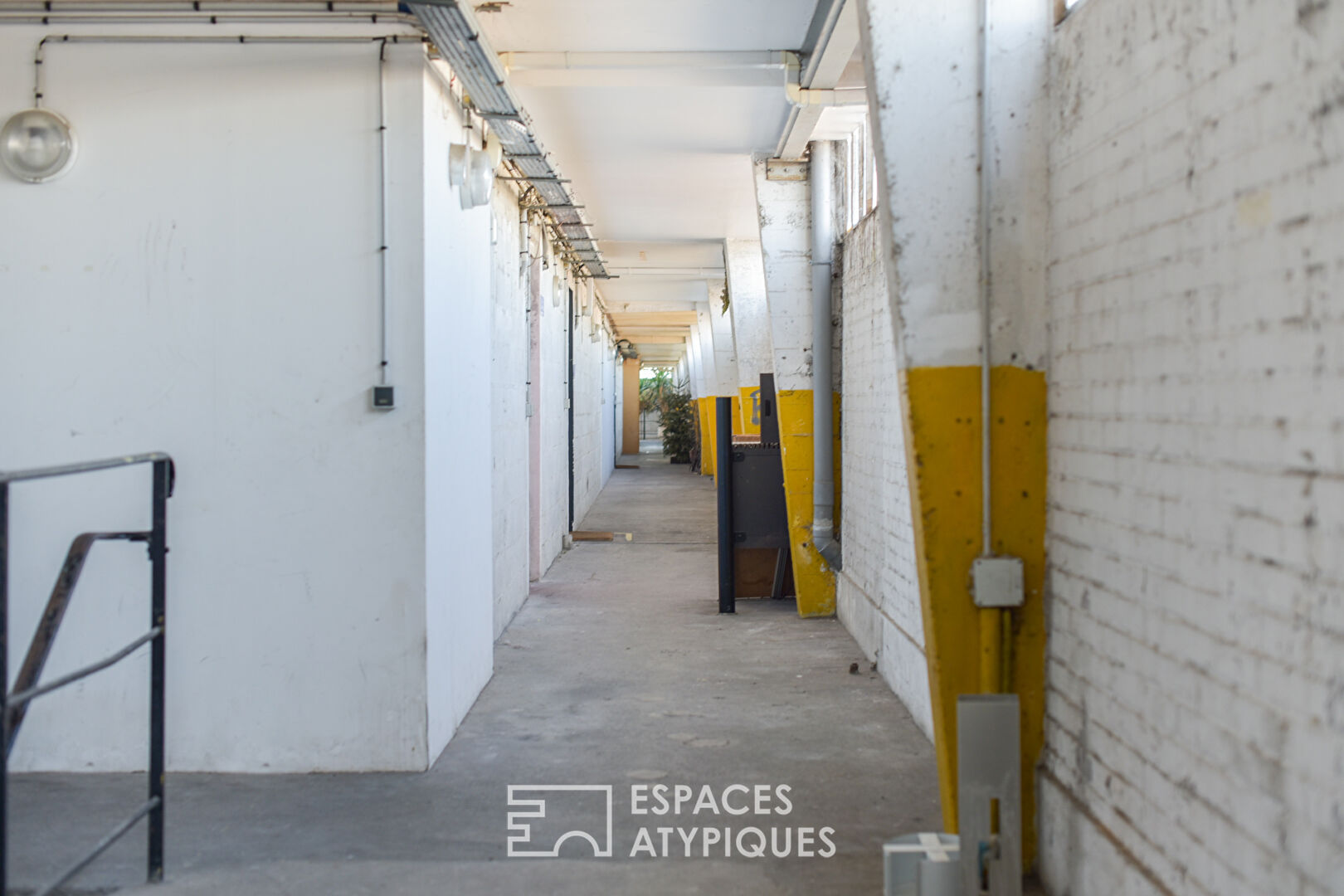 Duplex loft in the spirit of Le Corbusier