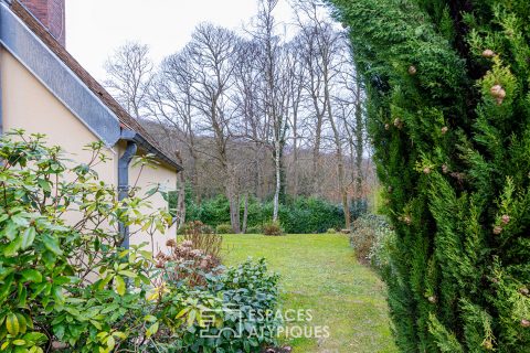 Incredible architect-designed house in a quiet area near Saint Leu la forêt