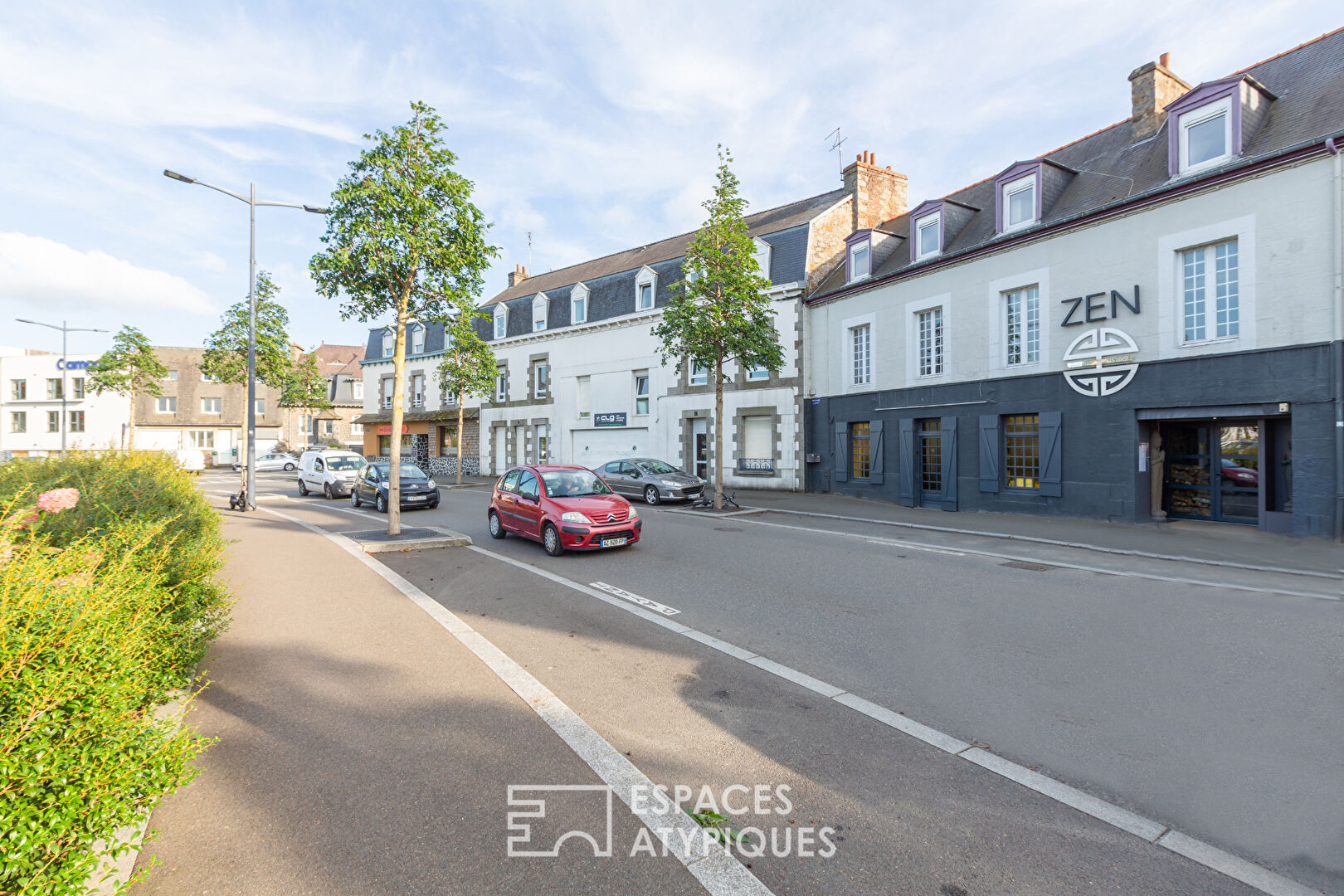 Un espace atypique de 300 m2  et polyvalent face à la gare de Saint- Brieuc.