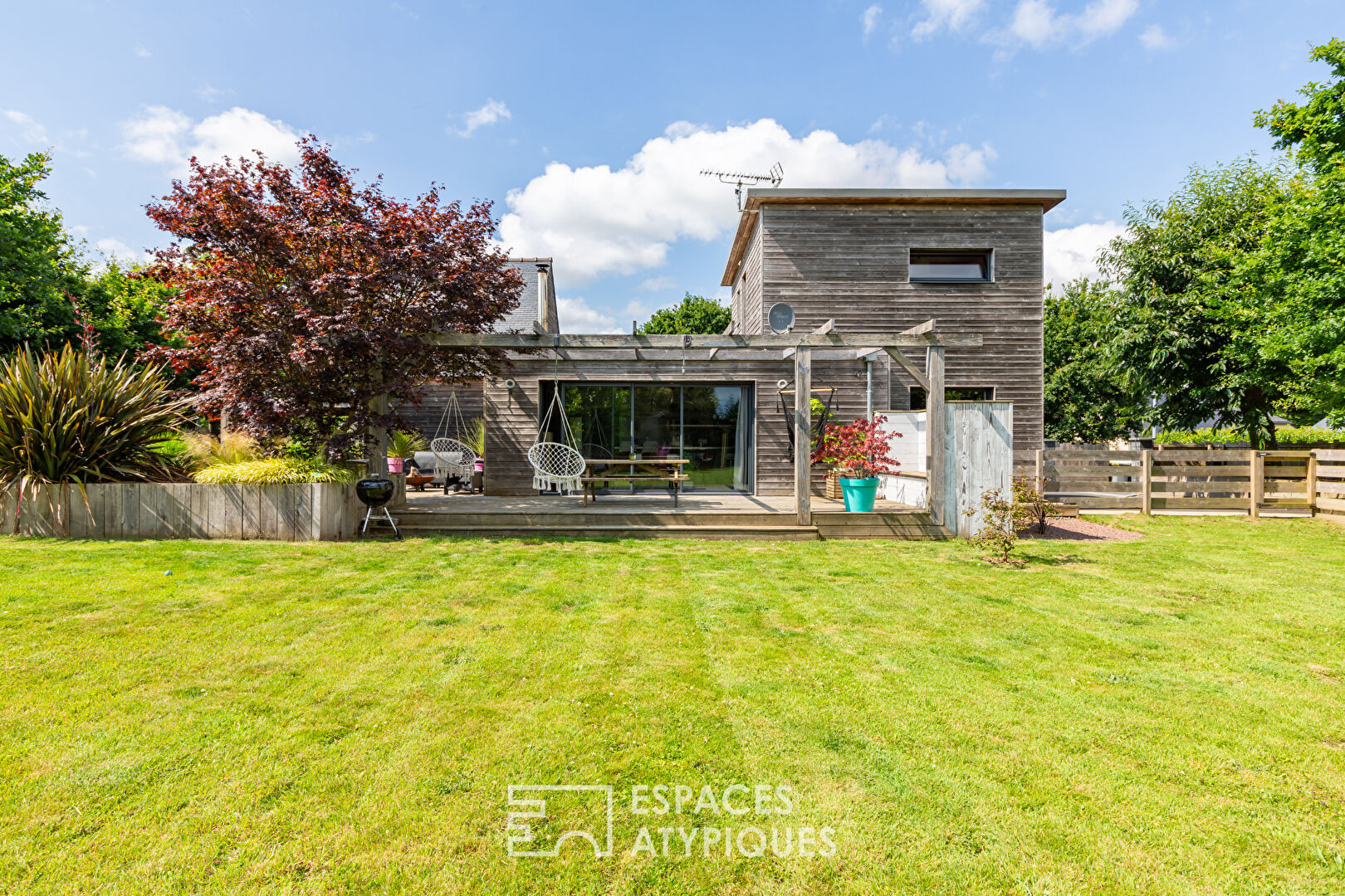 Maison bois dans la campagne de Bégard