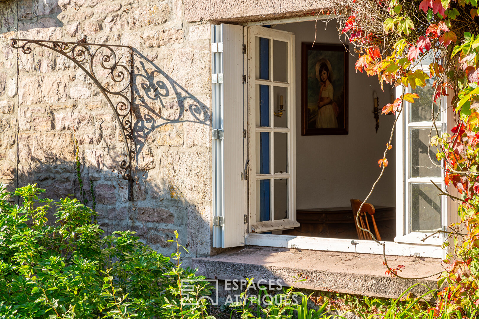 Character property with sea view at the gateway to Cap d’Erquy