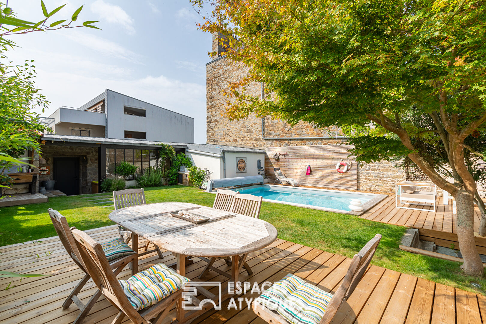 Townhouse with swimming pool