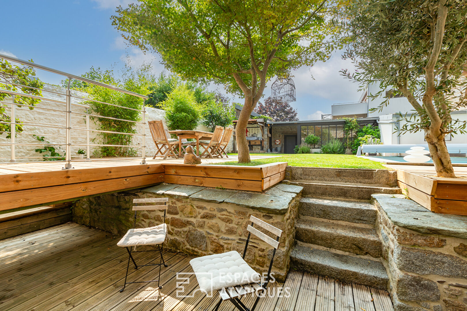 Townhouse with swimming pool