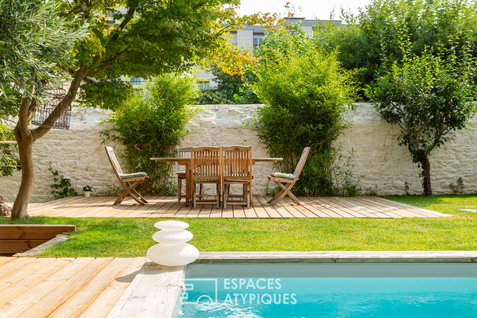 Townhouse with swimming pool