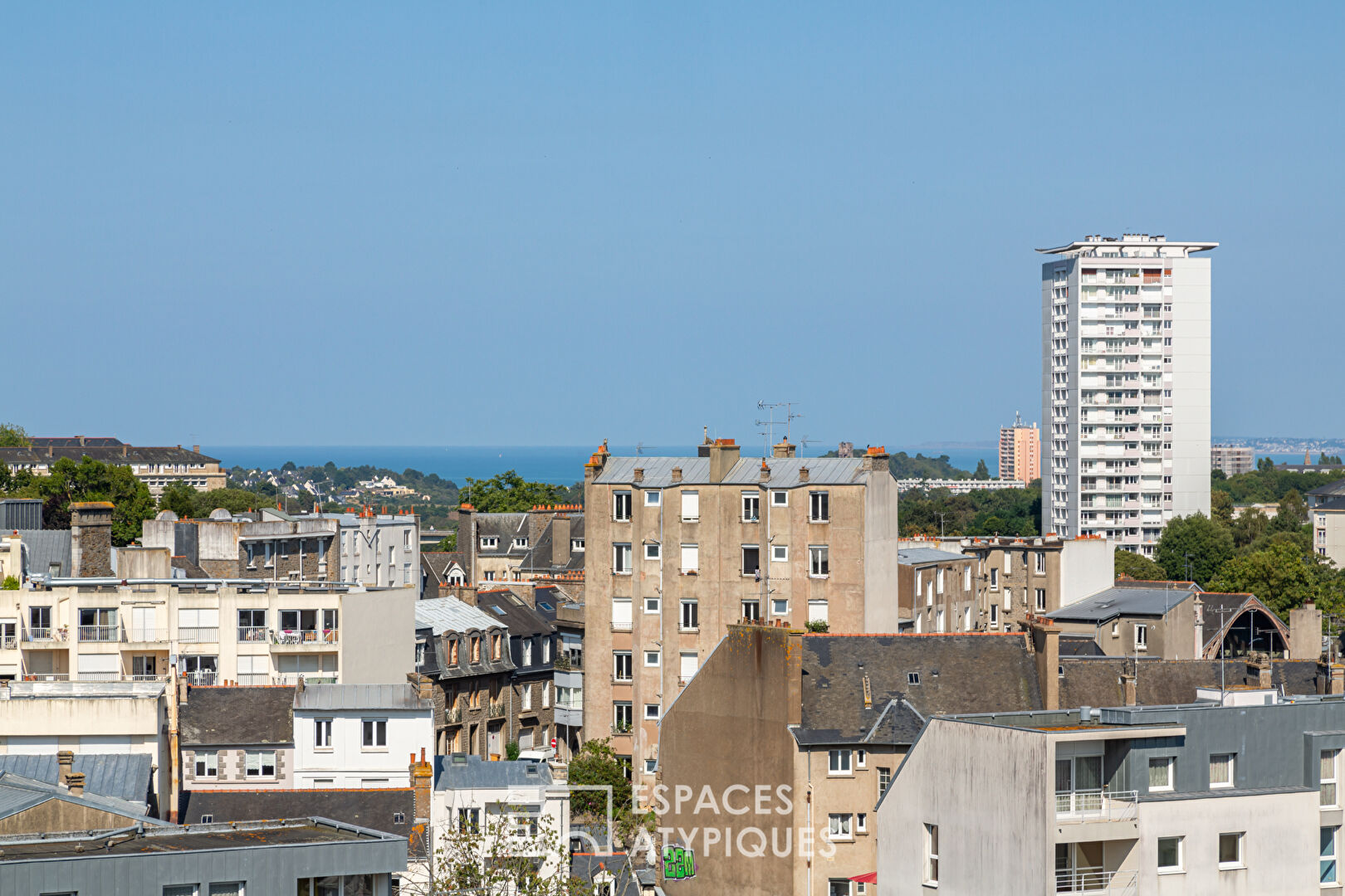 170 m2 roof top in the city center of Saint-Brieuc