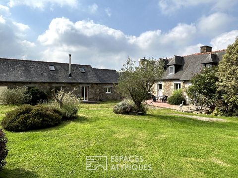 Double farmhouse in the Trieux countryside