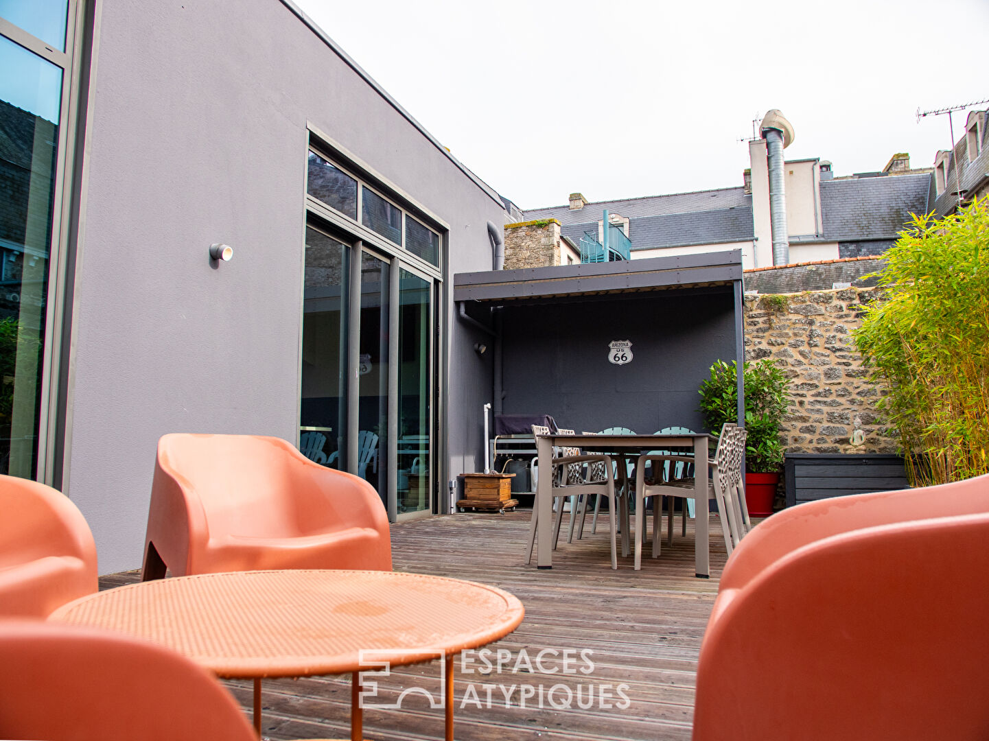 Élégant loft d’architecte et sa terrasse en centre-ville de Dinan