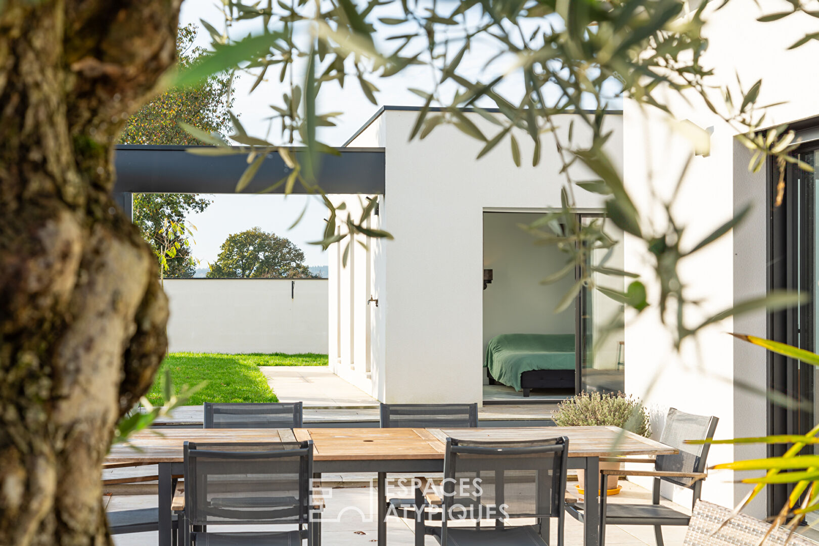 Belle contemporaine de plain-pied avec piscine à Ploeuc-sur-Lié