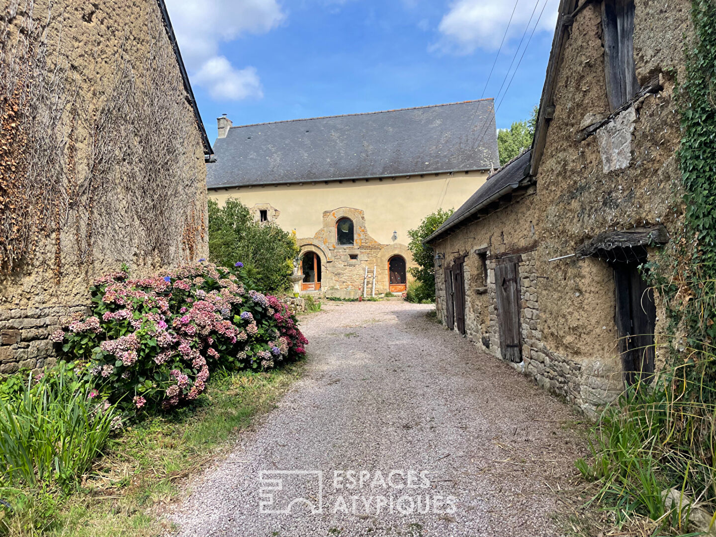 Maison de caractère du XVIIème siècle en cœur de bourg