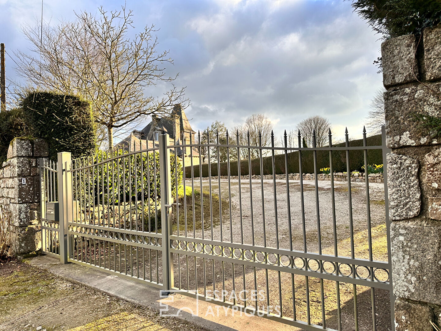 Manoir en côtes d’armor avec seconde maison et piscine