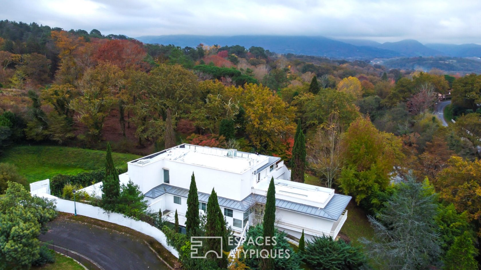 Fabuleuse maison d’architecte, à deux pas du golf Chantaco