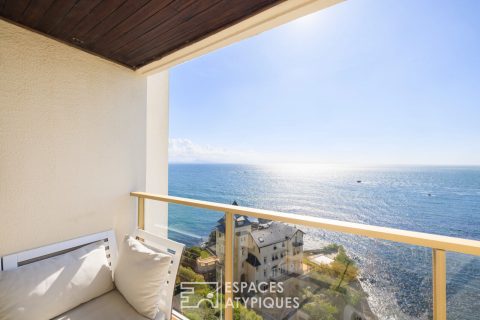 Large studio with panoramic ocean view, at the foot of Port Vieux