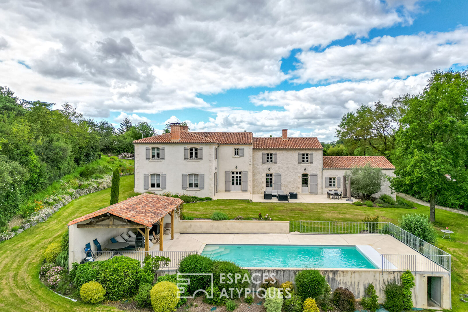 Beautiful Property in Pure Vendée Style