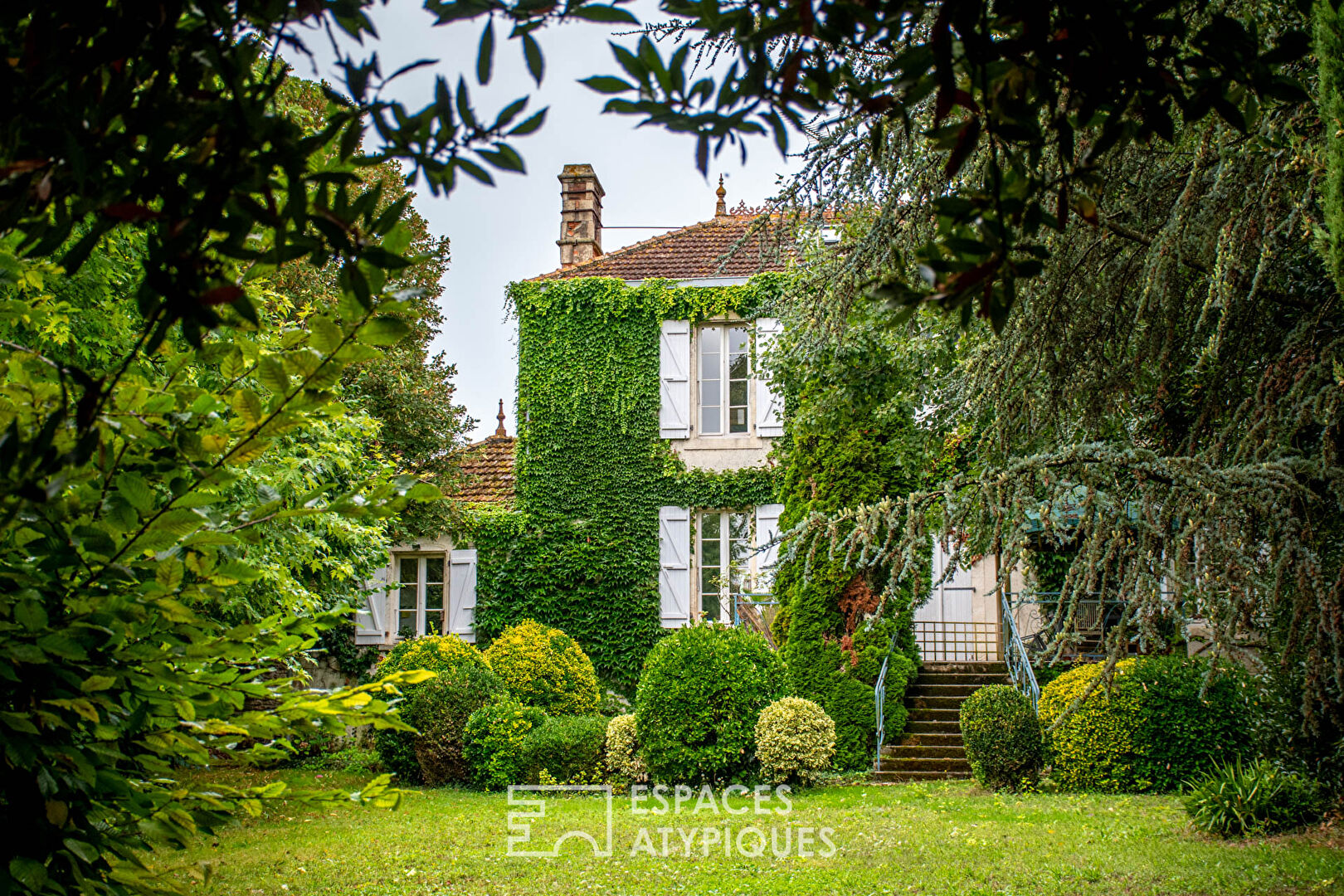 Romantique maison bourgeoise au coeur d’un charmant village