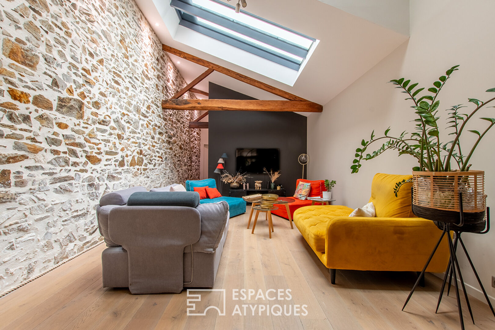 Maison esprit loft entièrement rénovée en coeur de ville