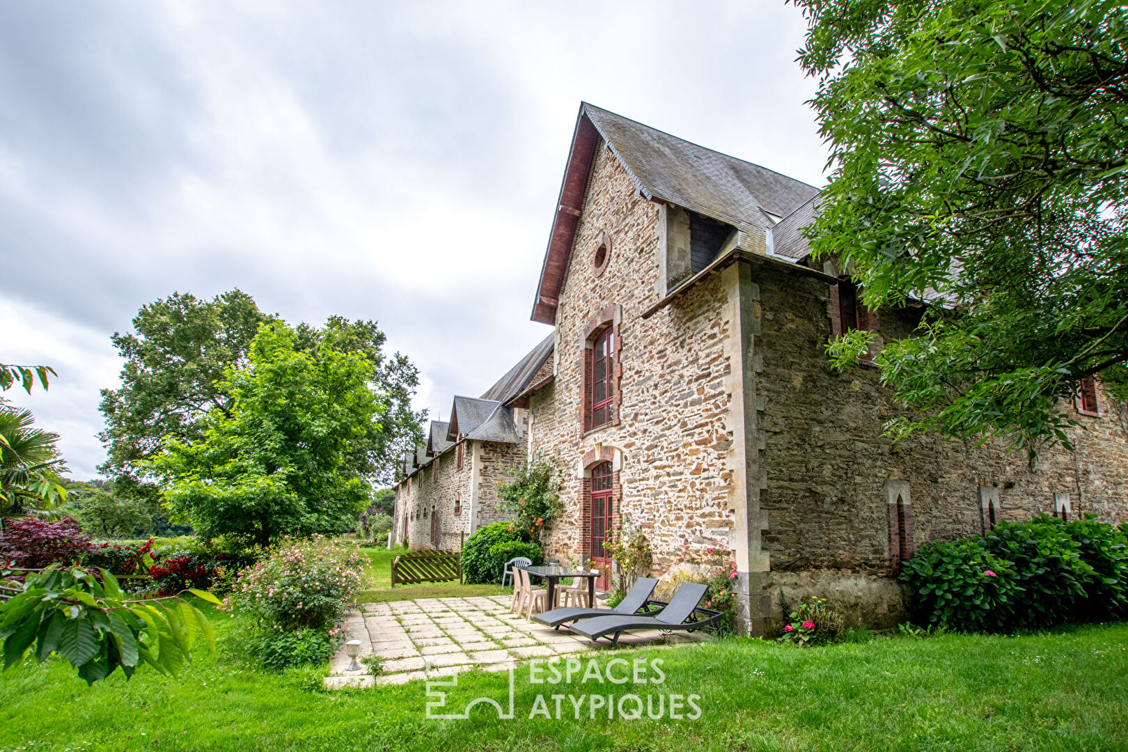 Authentique propriété de caractère dans la campagne Vendéenne