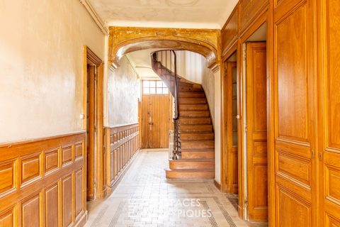 Ensemble de maisons en pierre avec ancien chai à réinventer