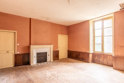 Ensemble de maisons en pierre avec ancien chai à réinventer