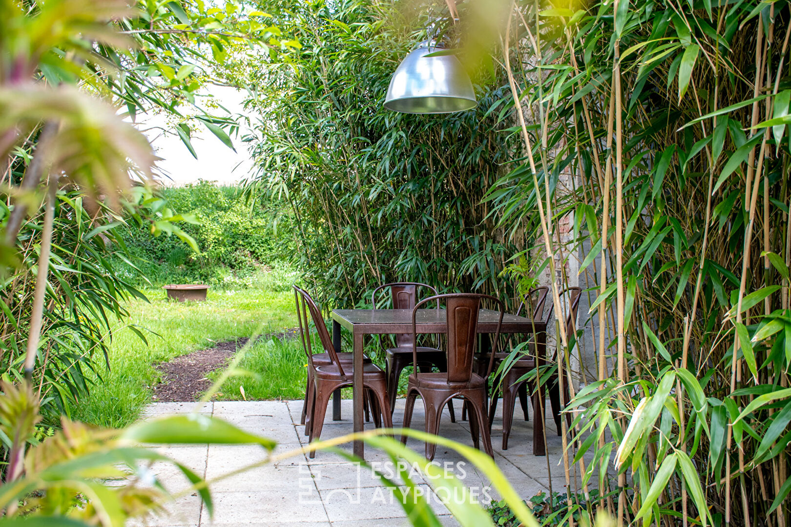 Authentique propriété avec piscine naturelle et lodge au coeur de la campagne