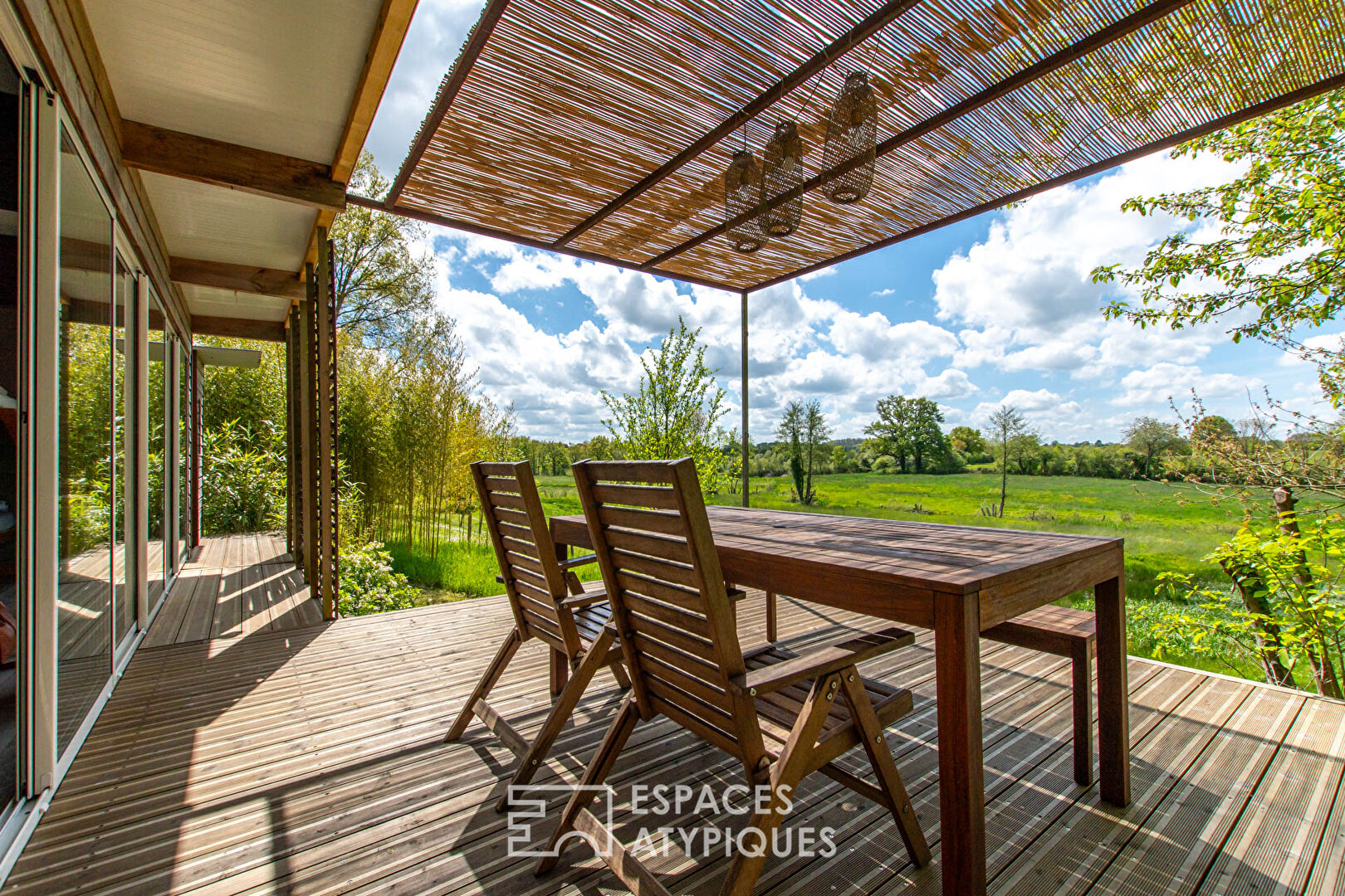 Authentique propriété avec piscine naturelle et lodge au coeur de la campagne