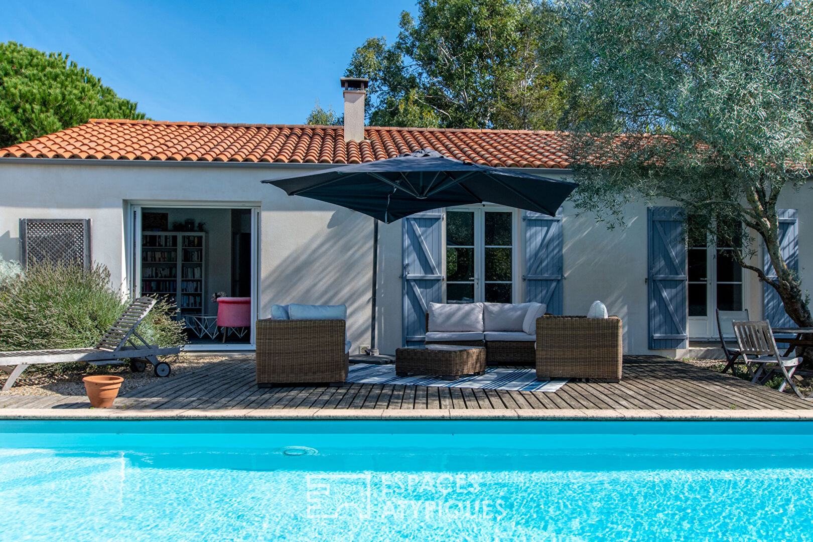 Villa de style rétais avec piscine