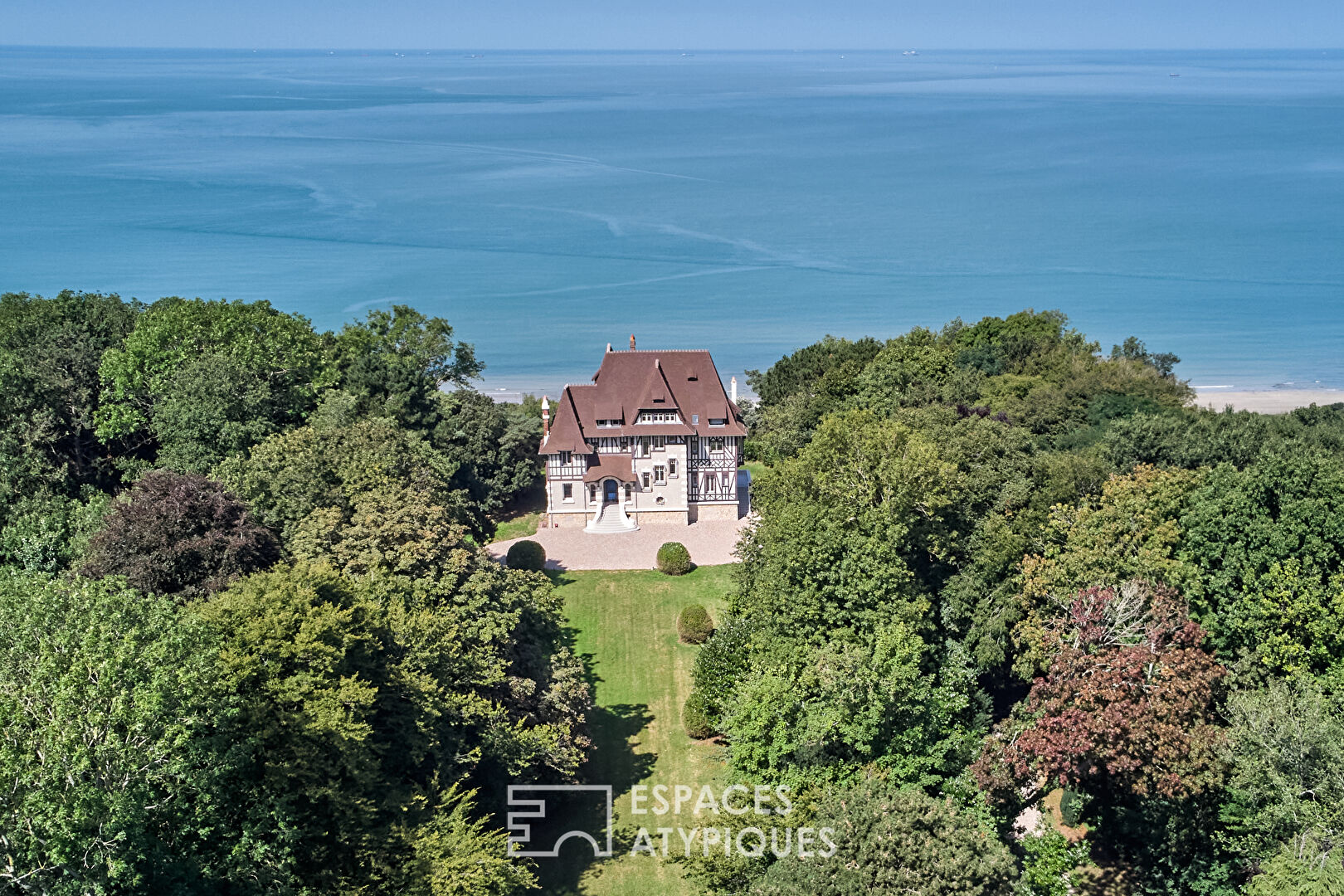 Prestigious neo-Norman manor with breathtaking sea view