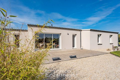 Contemporary house on the banks of the Aure