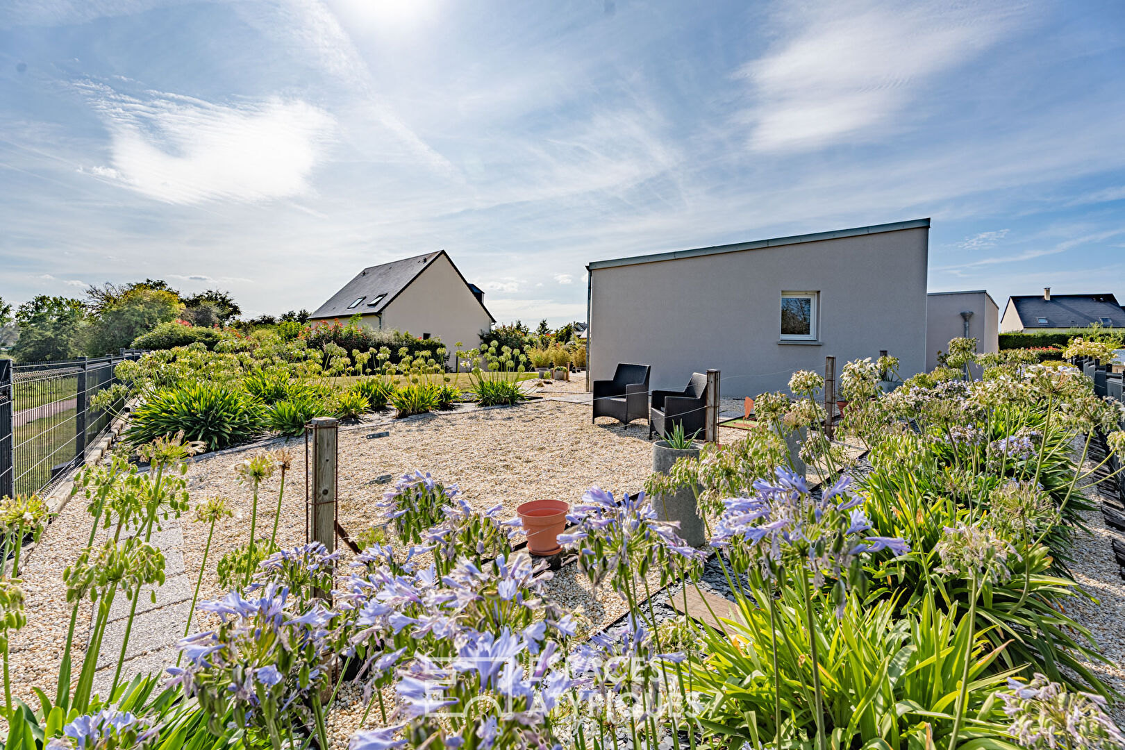 Contemporary house on the banks of the Aure