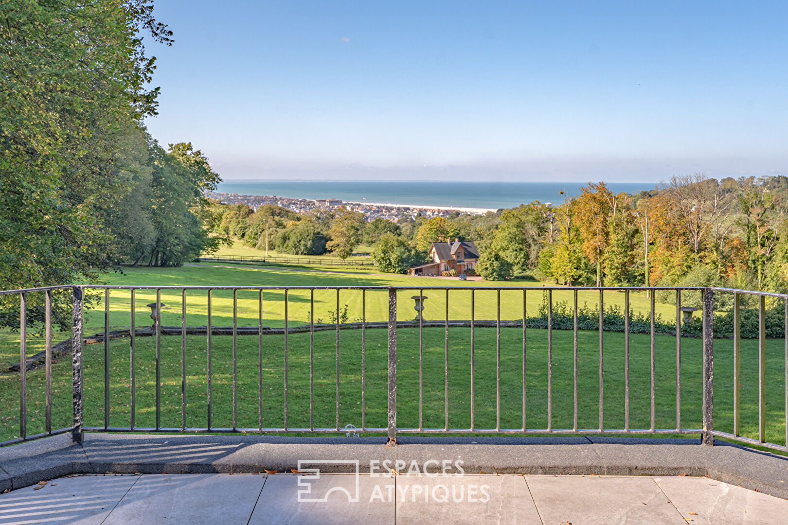 Château avec vue mer