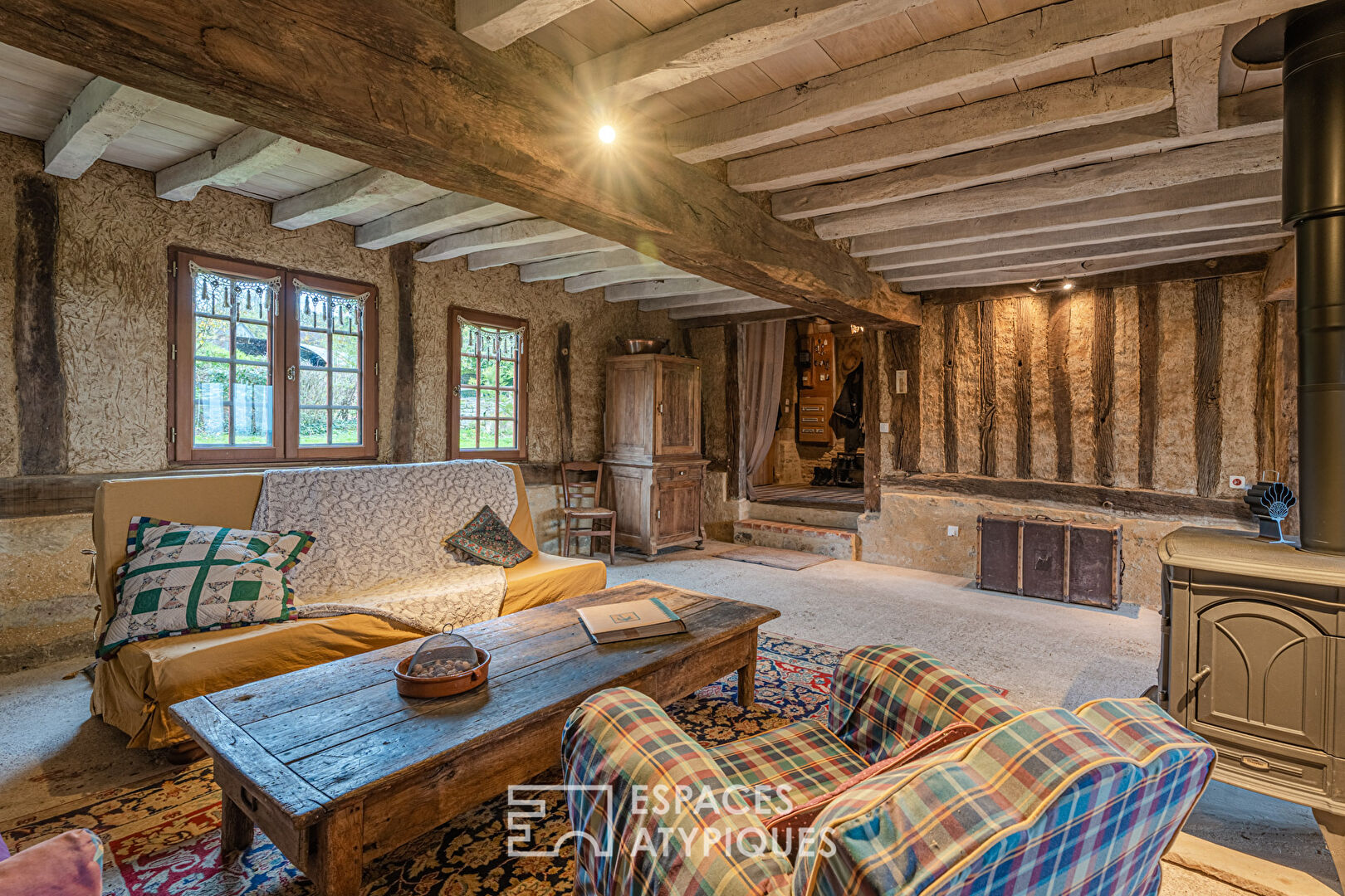 Maison Normande proche forêt avec herbage et boxes pour chevaux