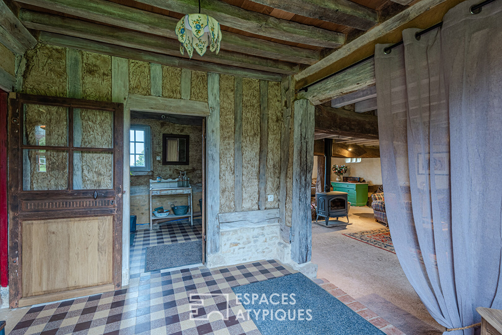 Maison Normande proche forêt avec herbage et boxes pour chevaux