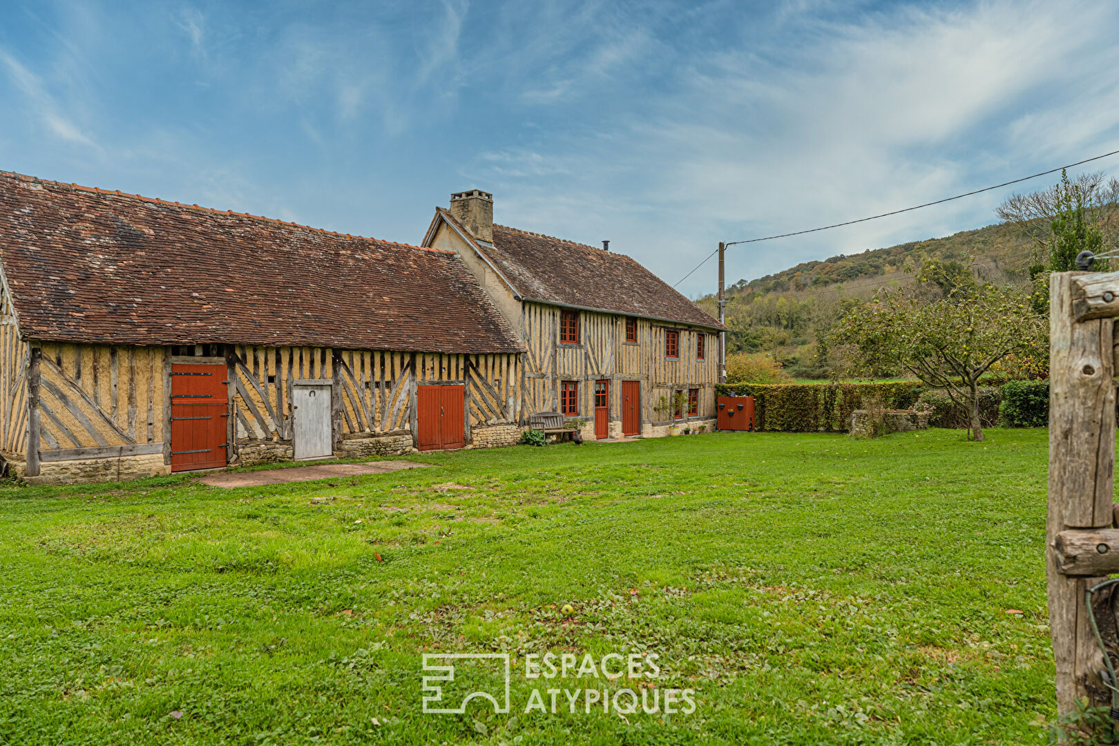 Maison Normande proche forêt avec herbage et boxes pour chevaux