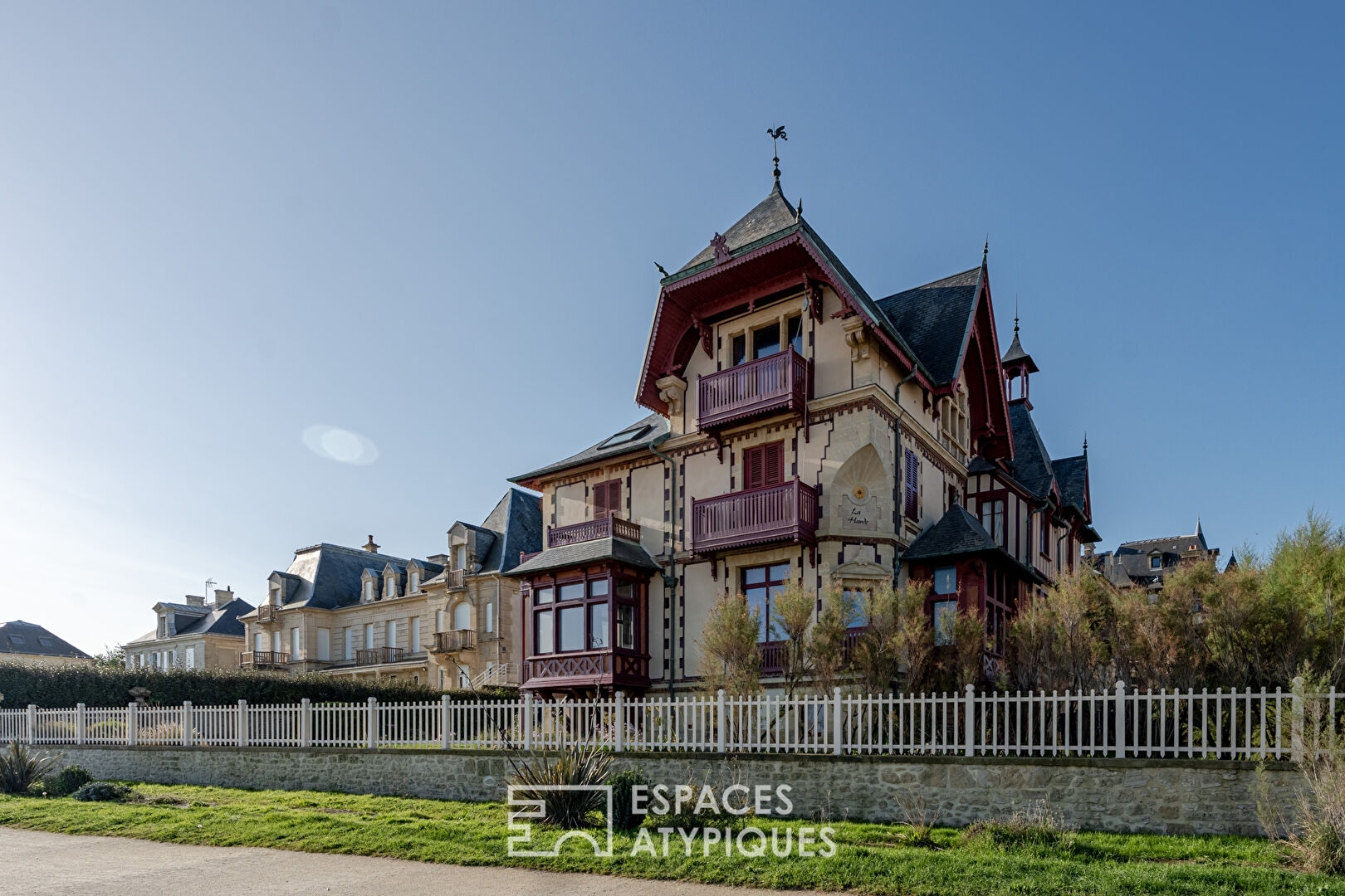 Appartement vue mer dans villa balnéaire