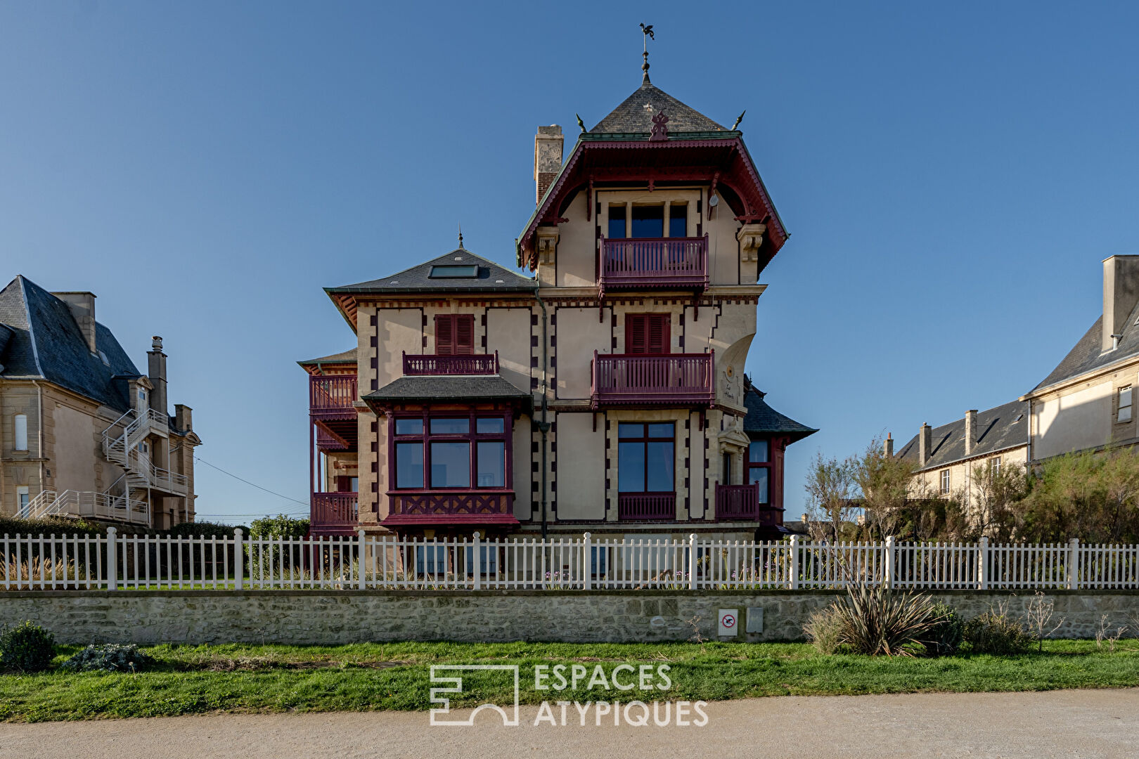 Appartement vue mer dans villa balnéaire