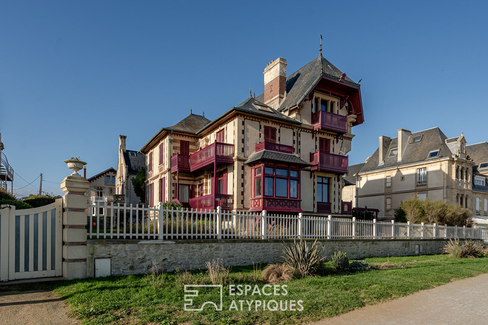 Appartement vue mer dans villa balnéaire