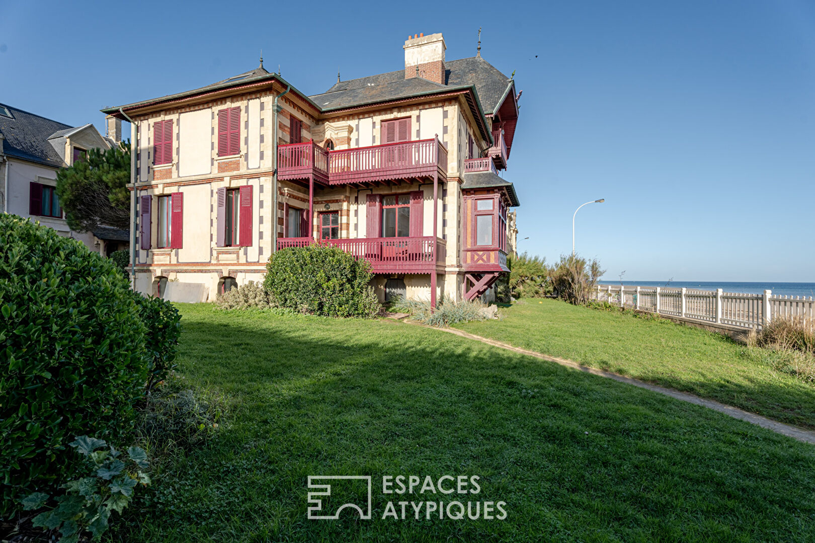 Appartement vue mer dans villa balnéaire