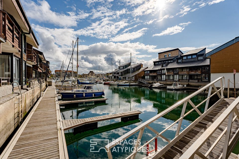 Duplex vue port de plaisance avec terrasse couverte