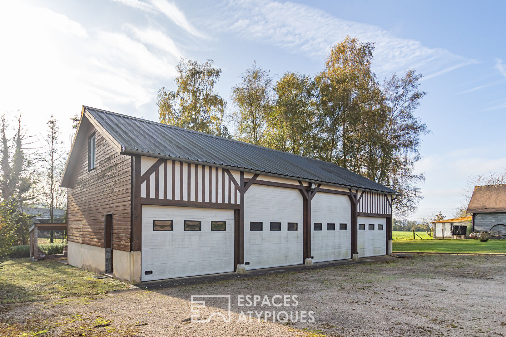 Maison de très belle construction et ses 2 dépendances