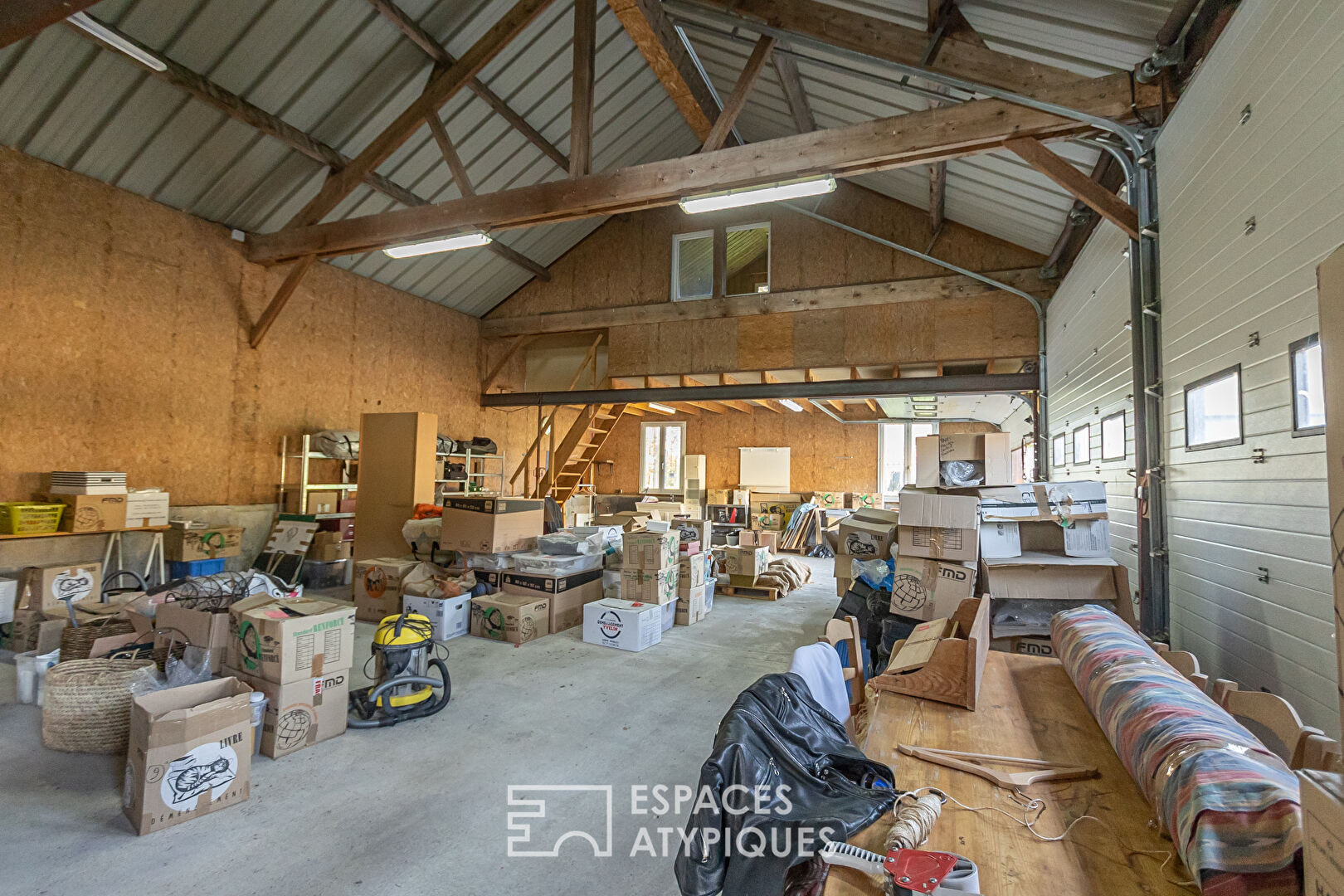 Maison de très belle construction et ses 2 dépendances