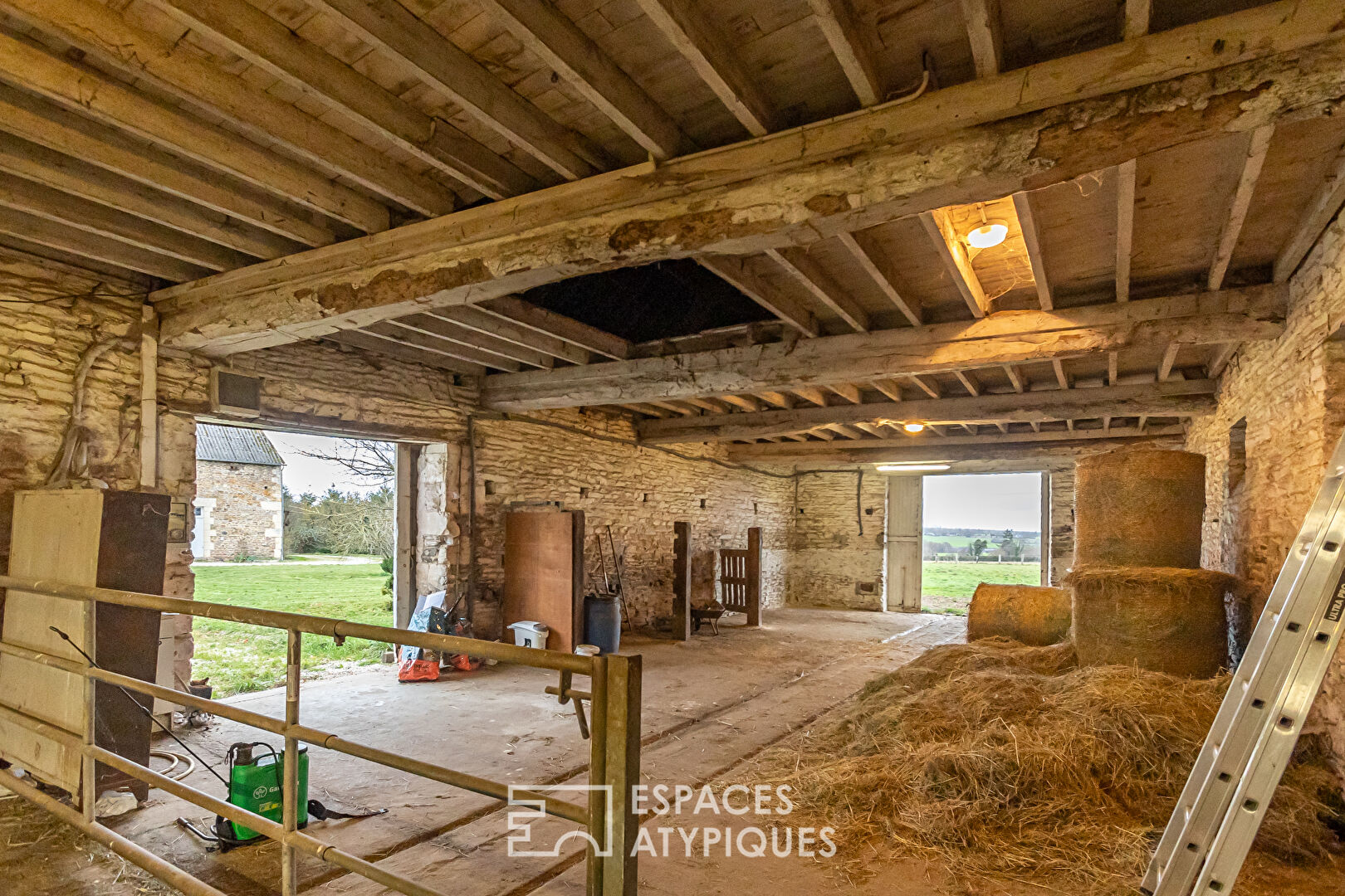 Maison de maître avec dépendances et manège à chevaux